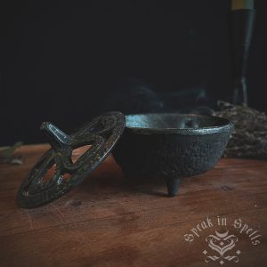 cast iron cauldron, australian witchcraft supplies, adelaide witchcraft store, free witchcraft spells, witchcraft blog, adelaide tarot reader, online tarot, witchcraft shop